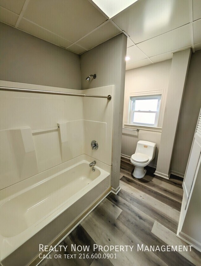 7501 Berry Ave unit 1, Cleveland, OH 44102 - photo 5