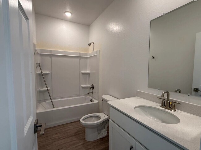 9628 W Tamarisk Ave, Tolleson, AZ 85353 - photo 6