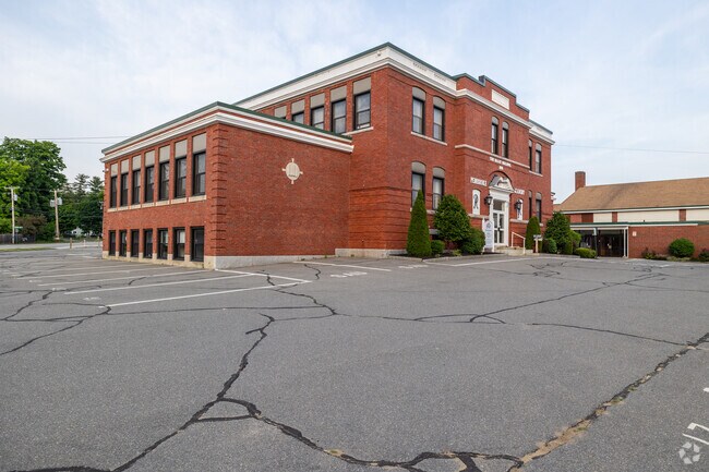 Pembroke Academy has a student-teacher ratio of 13 to 1.