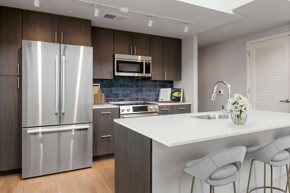 Cortland Rosslyn, Arlington, VA 22209 - photo 1