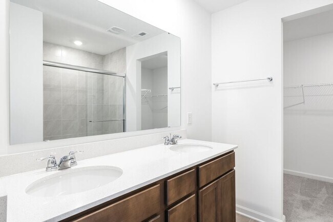 2021 Black Oak Dr, Shelbyville, IN 46176 - photo 4