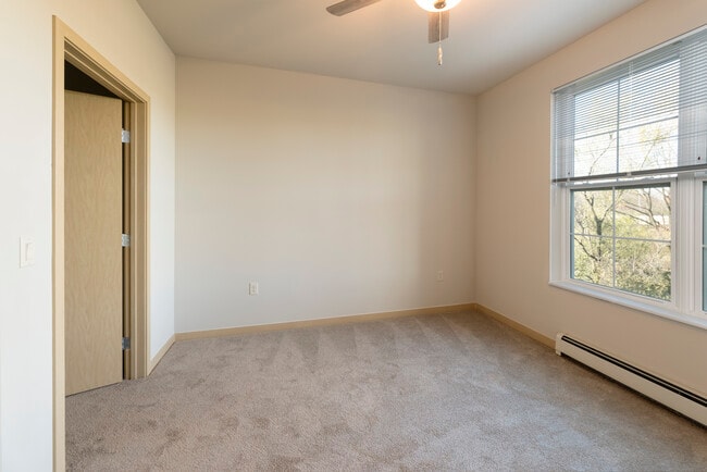 Layton Preserve, Greenfield, WI 53228 - photo 7