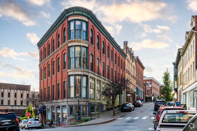 Discover Downtown Norwich’s architecture, a favorite for Laurel Hill residents to explore.