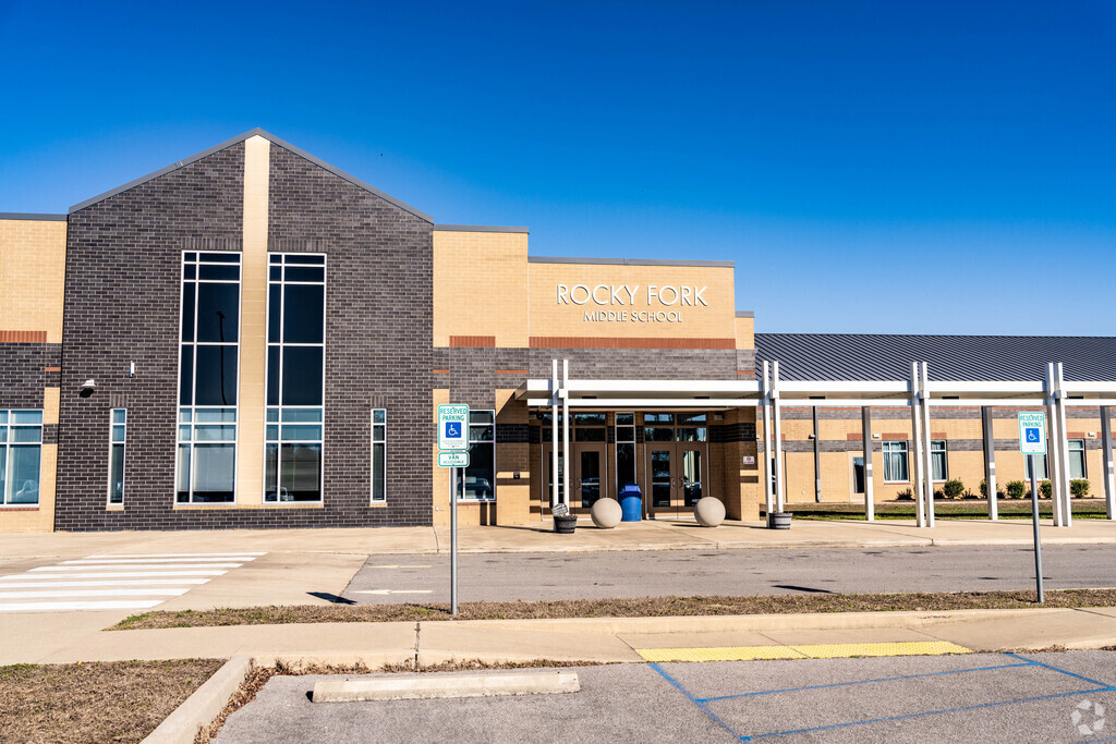 Rocky Fork Middle School front entrance