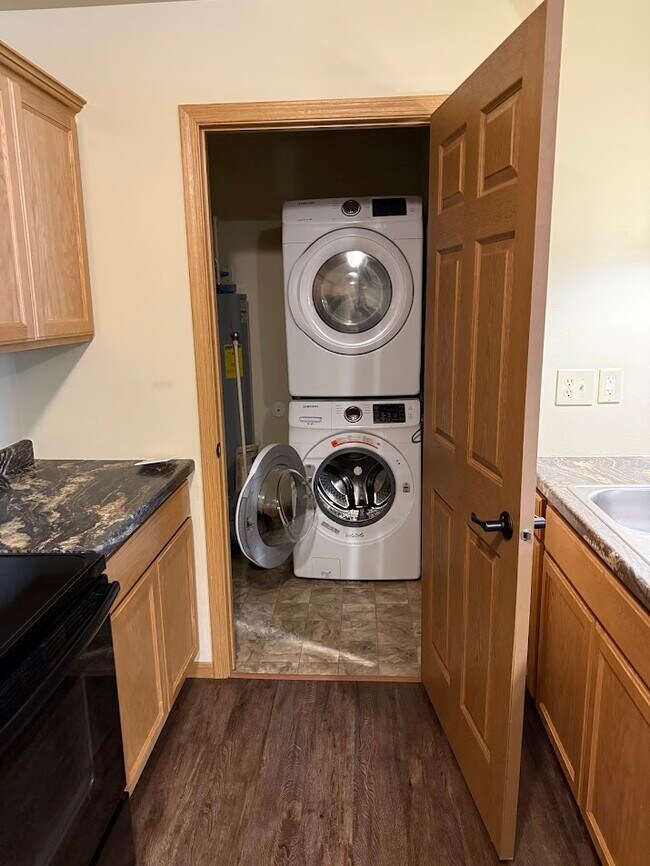 Berry Pointe Luxury Apartments, Tomah, WI 54660 - photo 4