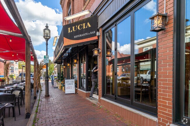 Lucia Ristorante is a family style Italian restaurant in Winchester, MA.
