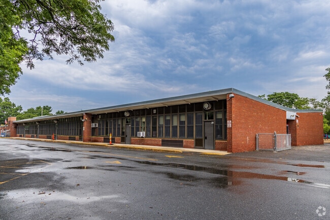 Stony Lane School opens its doors to students in K-4 grades.