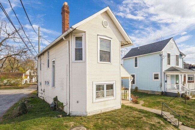 2402 East Ave, Columbus, OH 43202 - photo 3