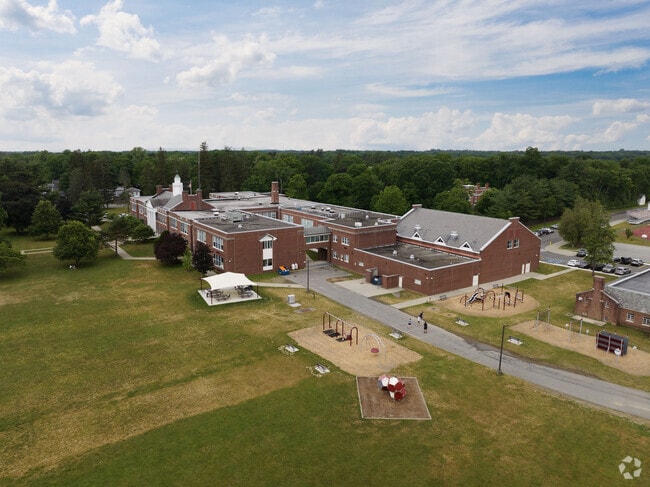 The middle school offers a  curriculum that meets state standards and prepares students.