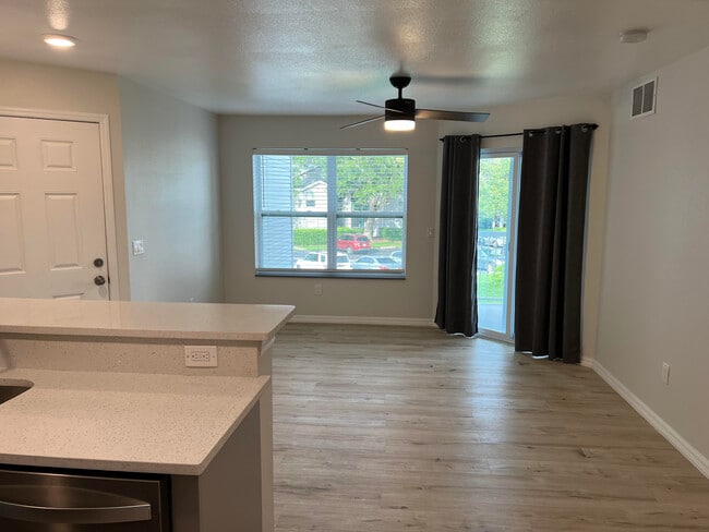 2592 Grassy Point Dr unit 212, Lake Mary, FL 32746 - photo 5