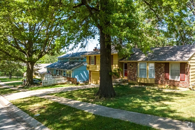Split-level homes are popular in the Royal Oaks Neighborhood.