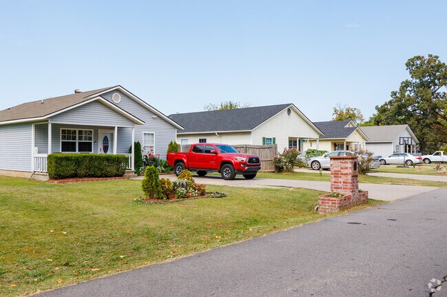 The homes in Oak Park are known fo their large front yards.
