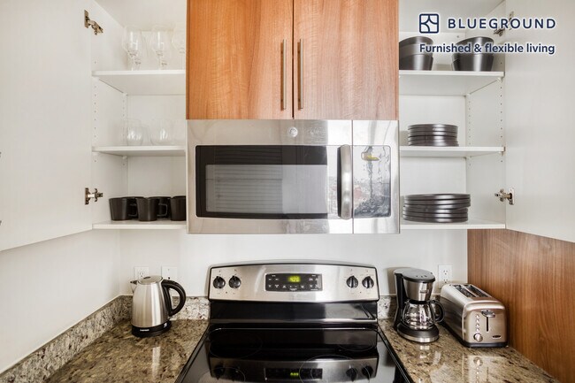 1550 7th St NW unit FL7-ID453, Washington, DC 20001 - photo 7