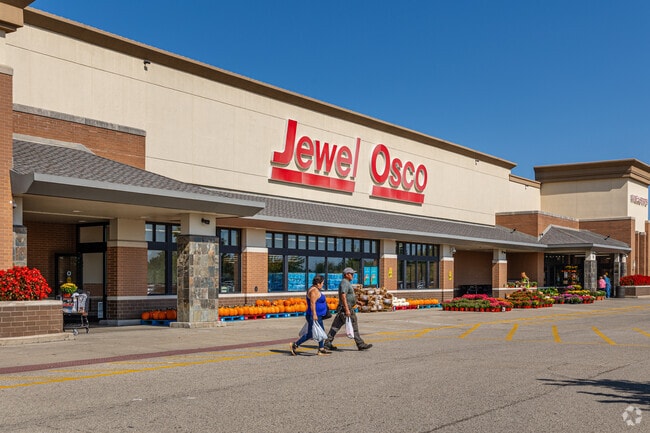 Town and Country families can shop for groceries at Jewel Osco.
