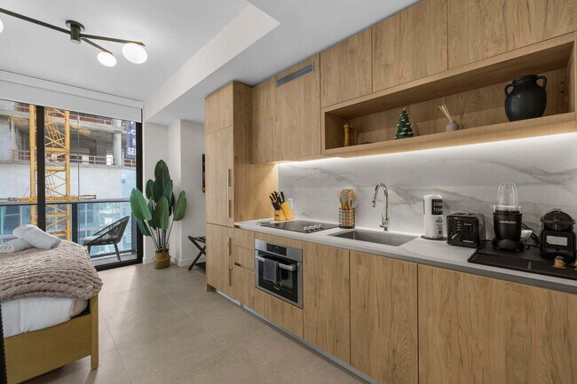 11 NE 6th St unit ID1373689P, Miami, FL 33132 - photo 3