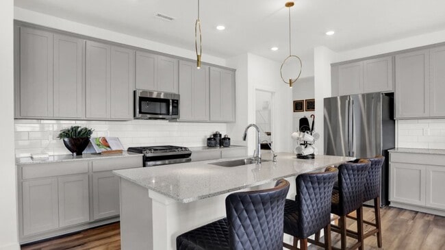 8807 Hardin St, Fortville, IN 46040 - photo 2