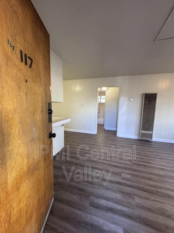 117 E Grove St, Stockton, CA 95204 - photo 4