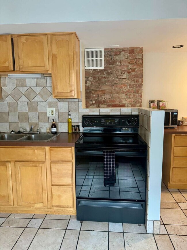1235 Highland St Unit ID1265637P, Columbus, OH 43201