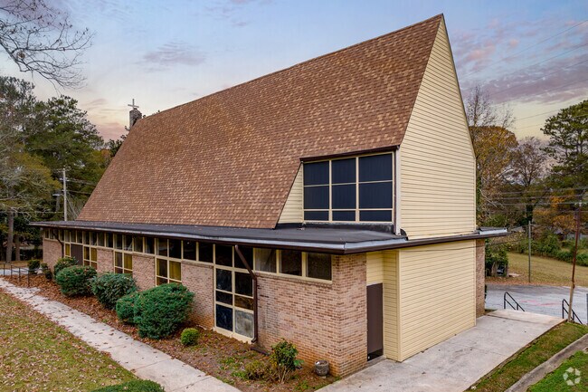 Christ Lutheran School has a student to teacher ratio of seven to one.