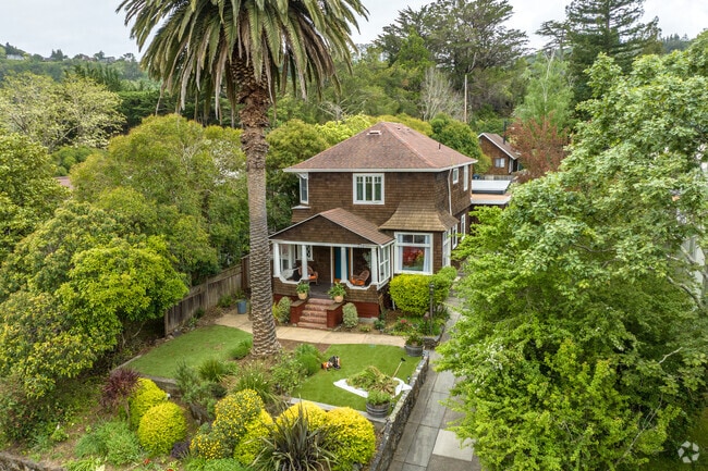 The homes in the hills of Corte Madera are shadowed by trees and plenty of wildlife.