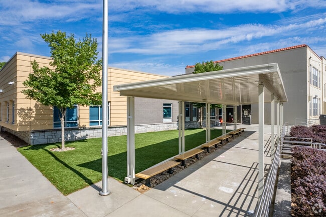 Lin Elementary School serves students in K-5th grade.