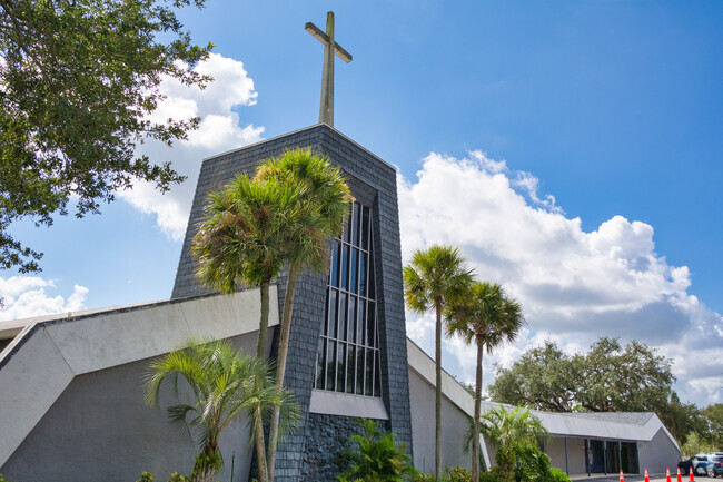 Altamonte Christian School welcomes students wanting a faith based education.