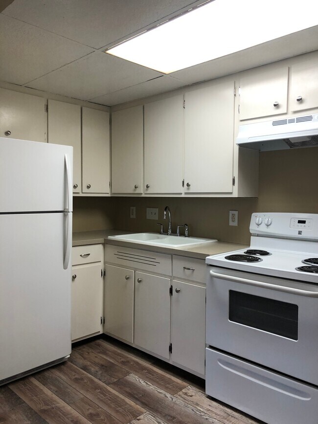 Skyview Apartments, Newton, KS 67114 - photo 4