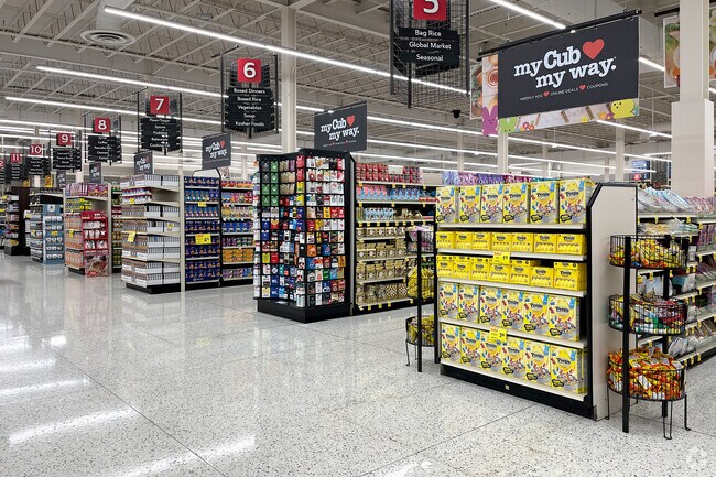 Cub Grocery offers all the products you'd expect from a major grocer in St. Louis Park.