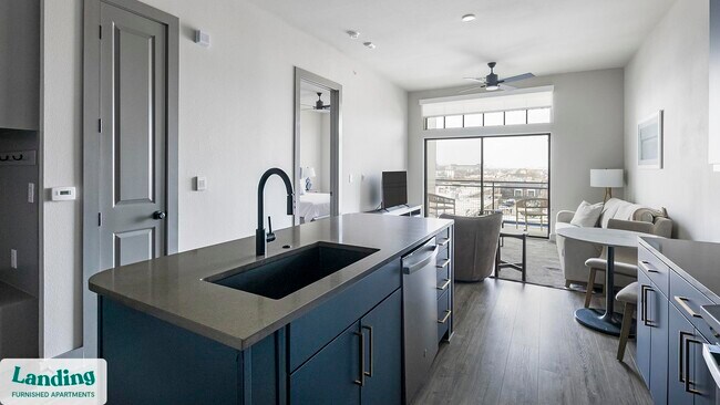 1215 Sawyer St unit 532, Houston, TX 77007 - photo 3