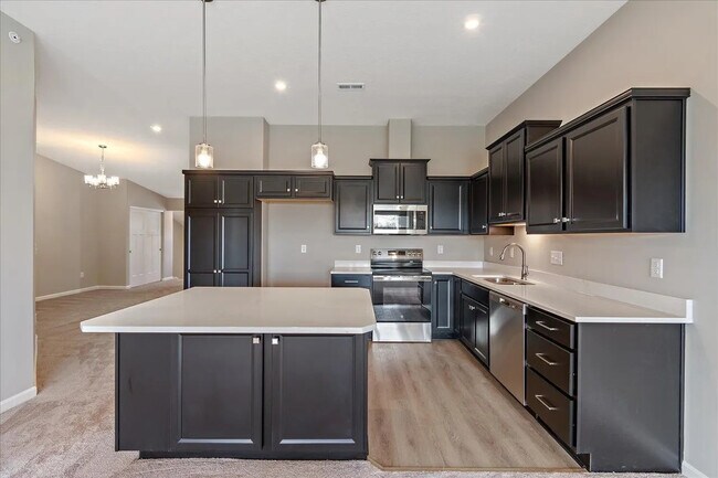 610 Foxhill Dr unit 610, Crescent Springs, KY 41017 - photo 6