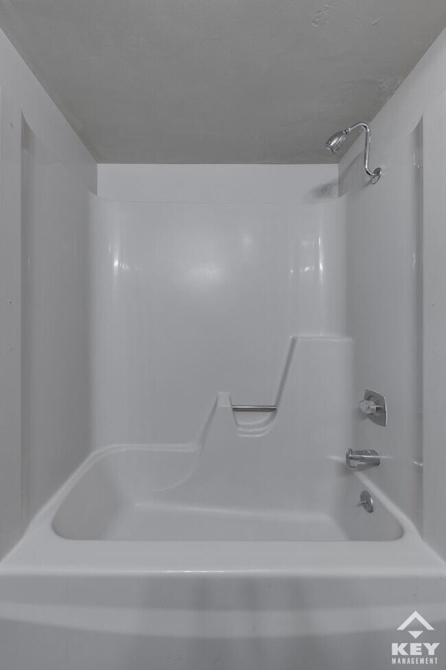 Pheasant Run Apartments, Wichita, KS 67207 - photo 7