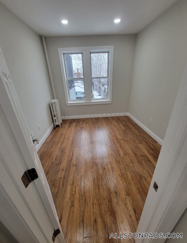 33 Highgate St unit 3, Allston, MA 02134 - photo 2