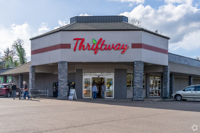 Thriftway in nearby Sweet Home provides grocery needs for residents of Crawfordsville.