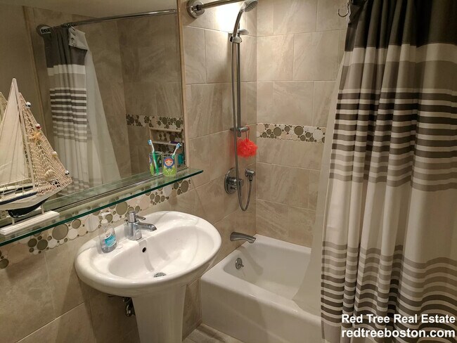 53 Angleside Rd unit 1, Waltham, MA 02453 - photo 7