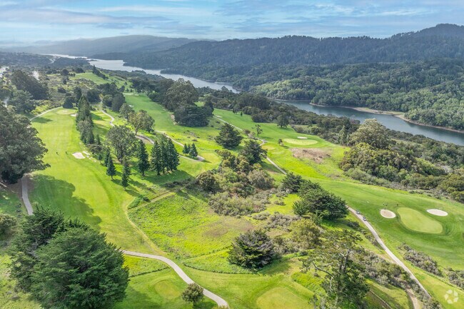Skyfarm residents are lucky to have Crystal Spring Golf Course next door.