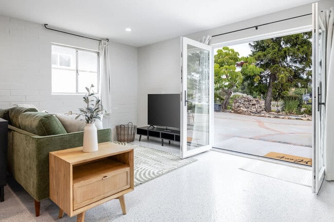 4000 Highland Dr unit ID1353788P, Carlsbad, CA 92008 - photo 2