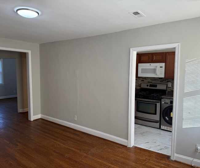 5644 Midwood Ave unit 2, Baltimore, MD 21212 - photo 4