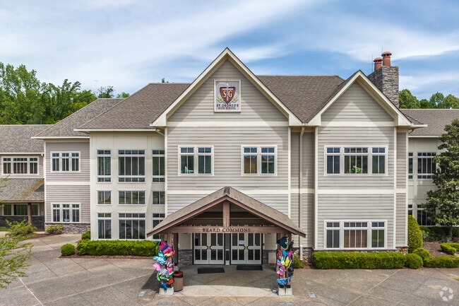 St. George's Independent School is a private, Christian school located in Collierville.