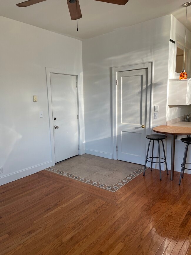 1173 7th St W unit 4, Saint Paul, MN 55102 - photo 3