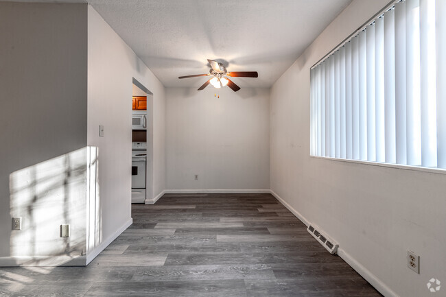 2BR, 1.5BA - 675SF