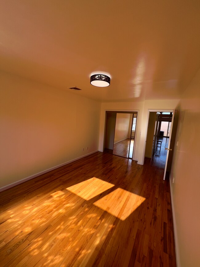 25016 41st Rd unit 2, Little Neck, NY 11363 - photo 7