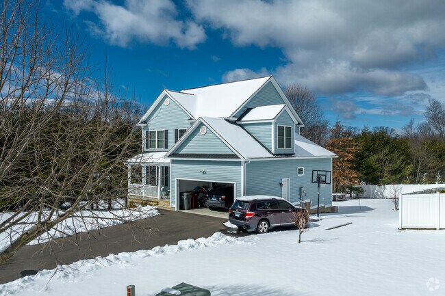 New colonial-style home's are being built and are available throughout Naugatuck.
