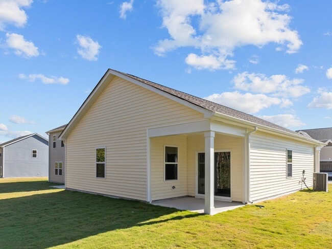 1411 Pond Overlook Dr, Nashville, NC 27856 - photo 4