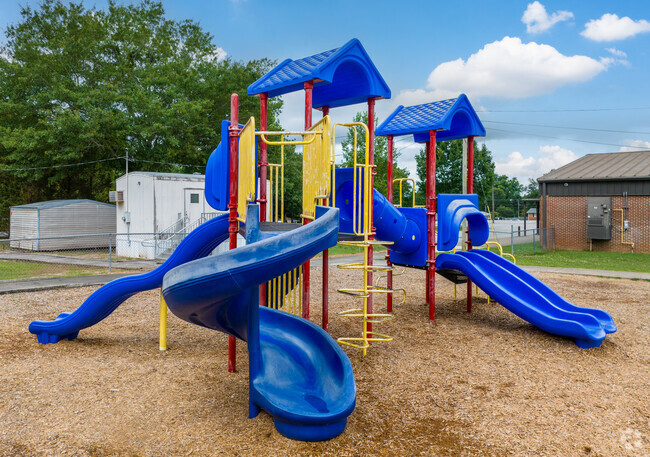 Elm Street Elementary School has outdoor activities for your young students.