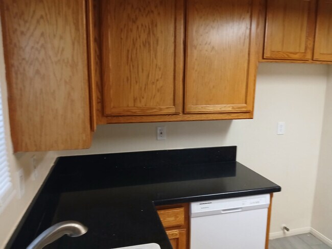 38550 22nd St E, Palmdale, CA 93550 - photo 5