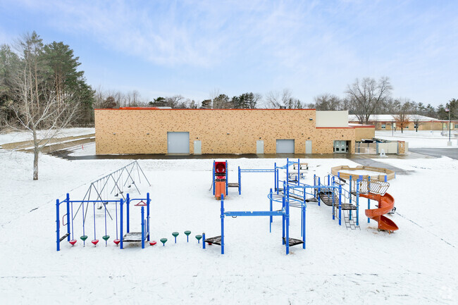 There are 15 equivalent full-time teachers and 1 full-time counselor at Scandia Elementary.