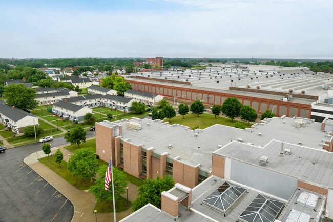 The current principal of Grabiarz School of Excellence is Michael Ryndak.