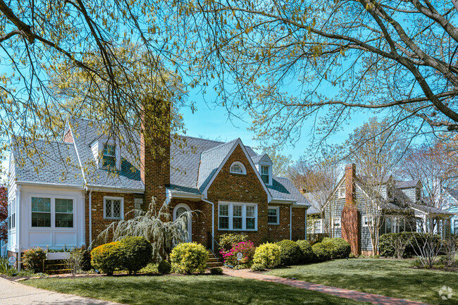 Brick style home in Cedarhurst Richmond VA