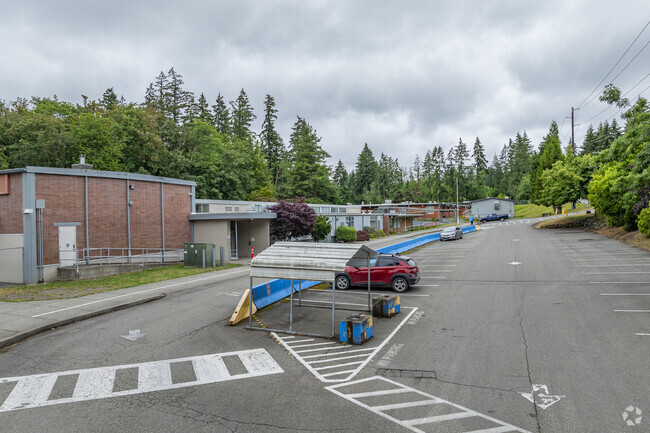 Hilder Pearson Elementary School serves students in grades pk through 5th grade.