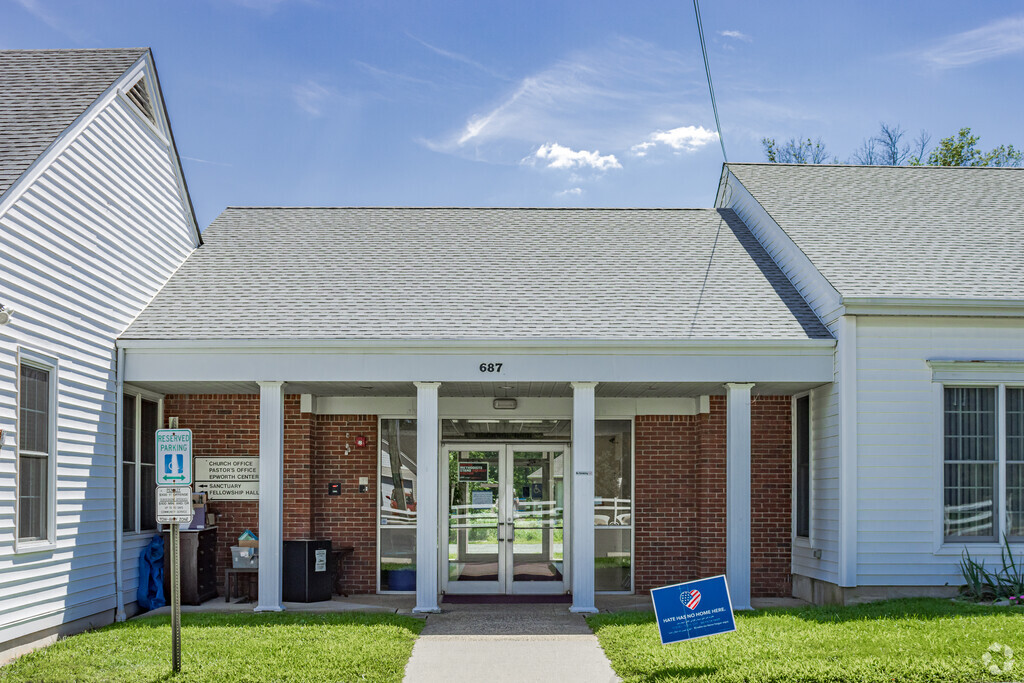 Overlake Preparatory Academy provides education in the neighborhood of Potters-New Dover
